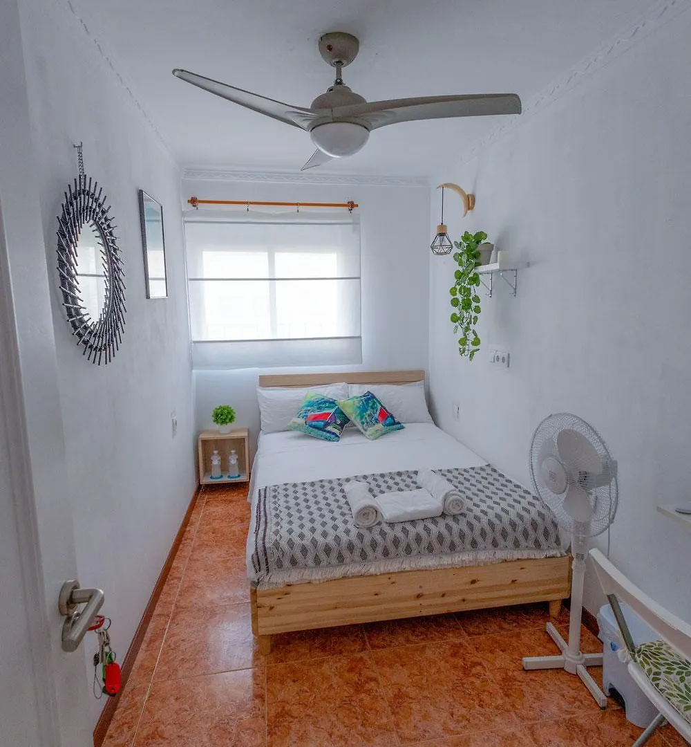 טורמולינוס Habitacion Cama Matrimonio Piso Compartido בית אירוח