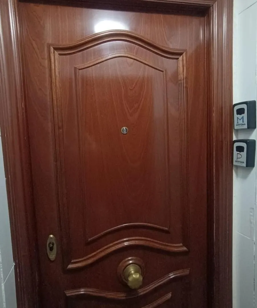 טורמולינוס Habitacion Cama Matrimonio Piso Compartido